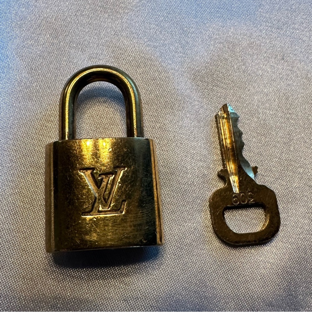 Authentic Louis Vuitton Lock And Key - image 3